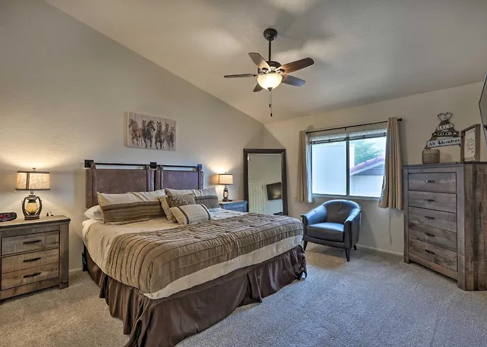 Golf, Swim, Soak! Family-friendly Scottsdale Holiday home Phoenix