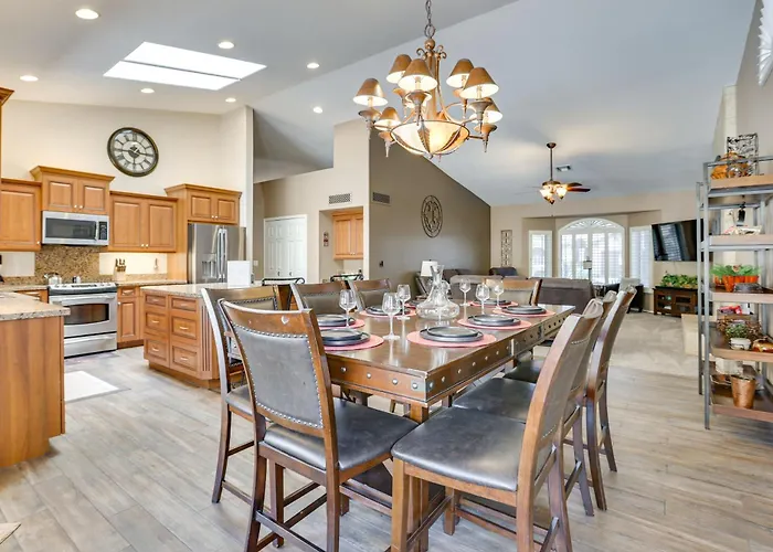 Golf, Swim, Soak! Family-friendly Scottsdale Holiday home